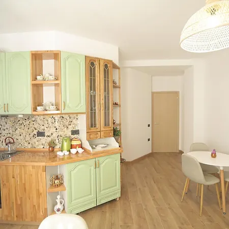 Nidum Harmony B&B 티라나