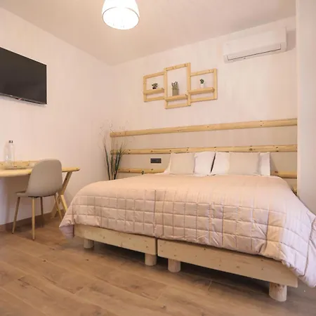 לינה וארוחת בוקר Nidum Harmony 3*