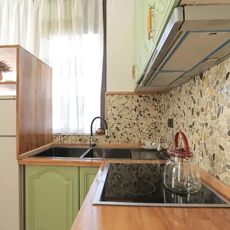 לינה וארוחת בוקר Nidum Harmony 3*