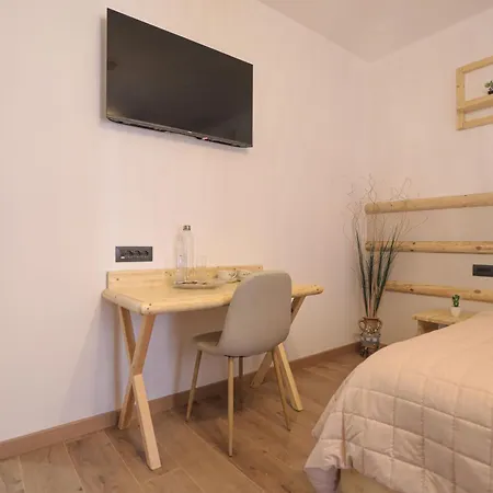 לינה וארוחת בוקר Nidum Harmony 3*